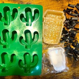 Mini freshie molds cactus and latte, 1 regular size latte mold, and vent clips